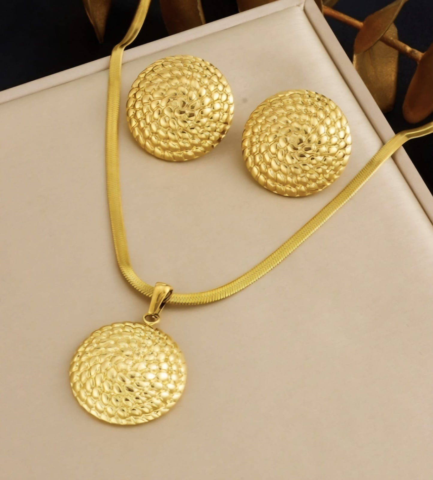 conjunto aretes y collar