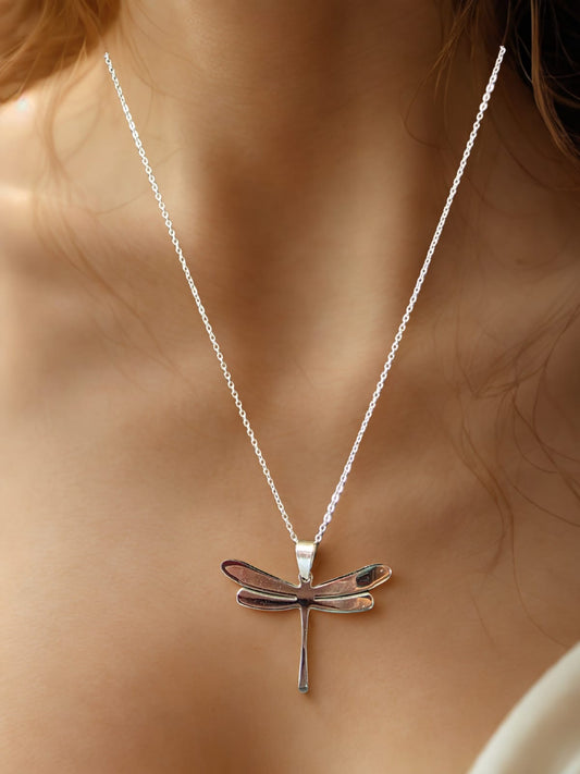 cadena con libélula