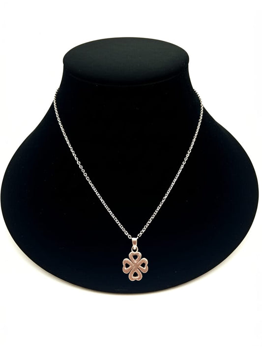Cadena con trebol